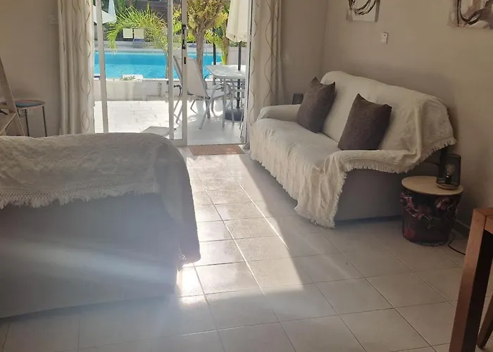 House C13 Ilios 2 Complex *