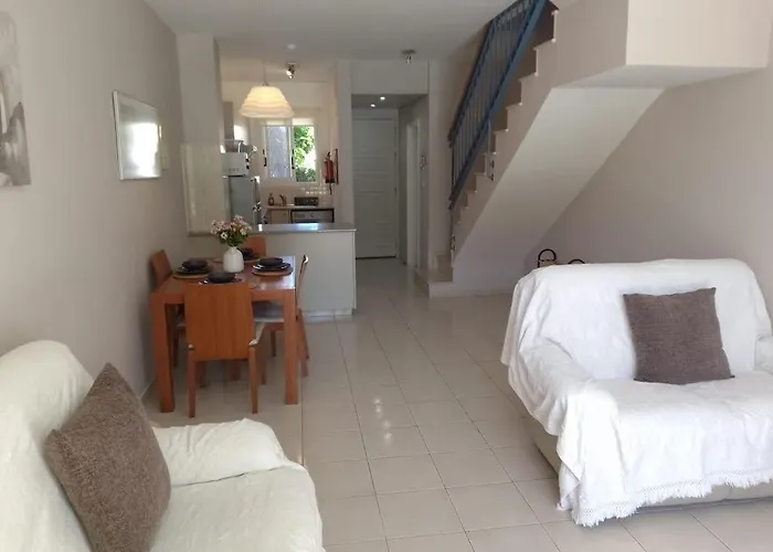 House C13 Ilios 2 Complex