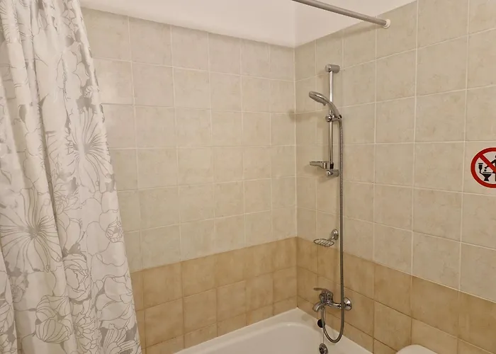 House C13 Ilios 2 Complex *